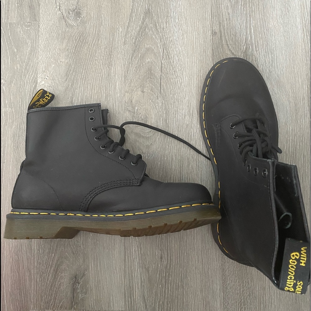 Men’s Doc Martens 1460 Smooth Leather Lace Boots